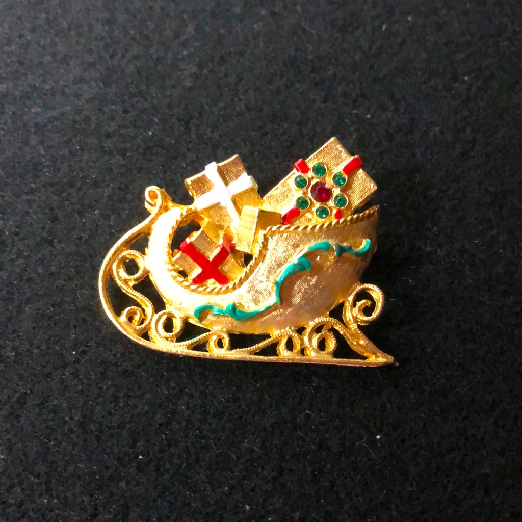 Vintage Mylu Christmas Sleigh PinBrooch 10$